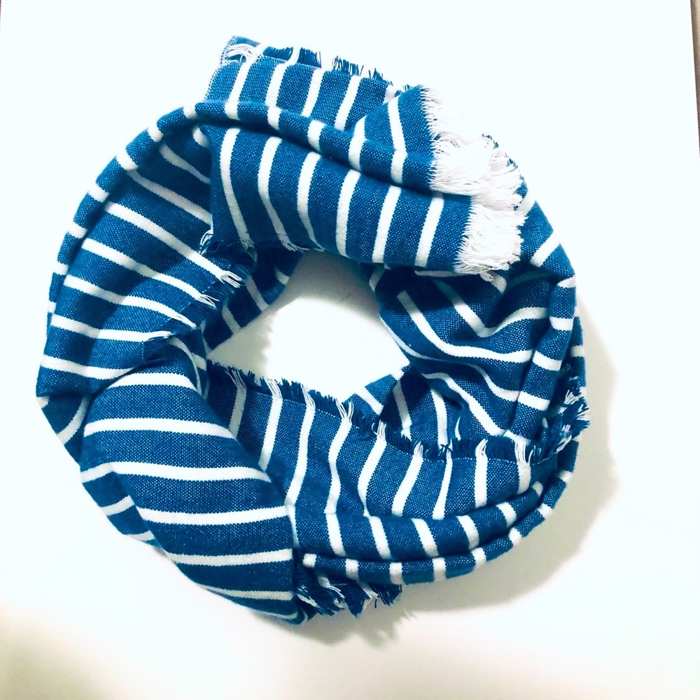 Scarf Wool White & Blue